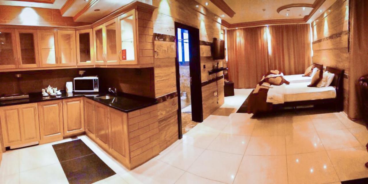 Jad Hotel Suites Amman Esterno foto