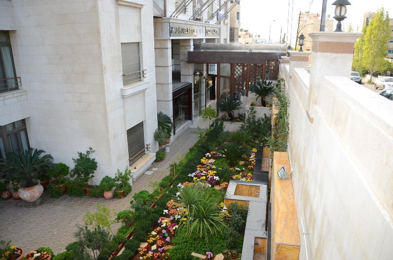 Jad Hotel Suites Amman Esterno foto