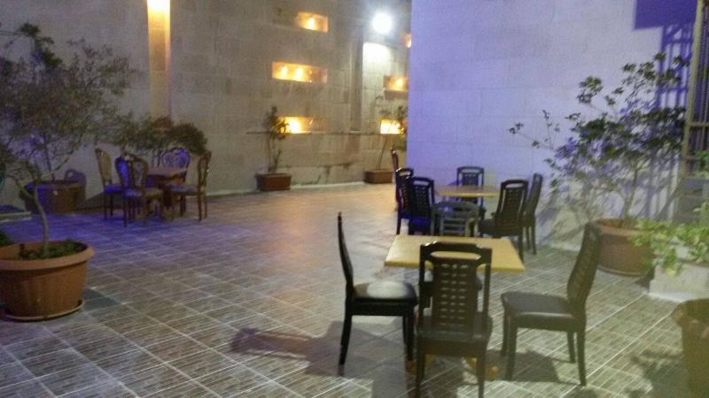 Jad Hotel Suites Amman Esterno foto