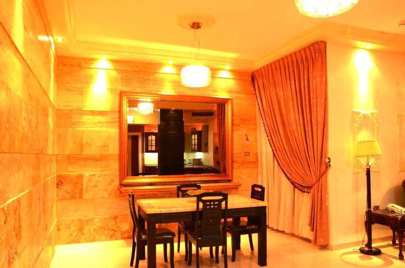 Jad Hotel Suites Amman Esterno foto