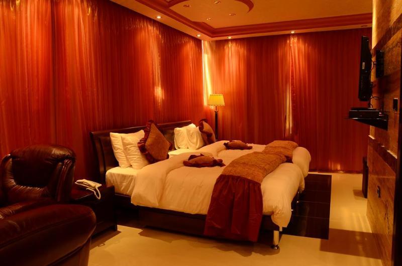 Jad Hotel Suites Amman Esterno foto