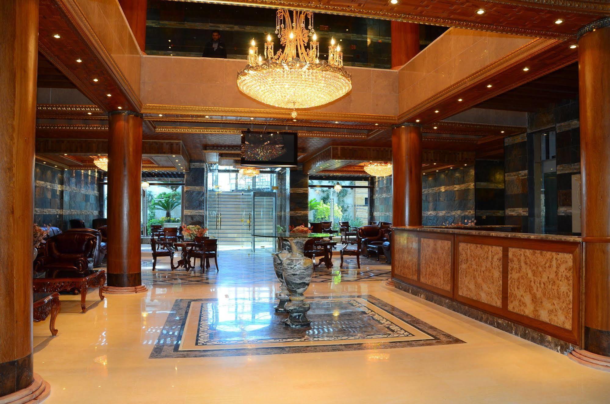 Jad Hotel Suites Amman Esterno foto