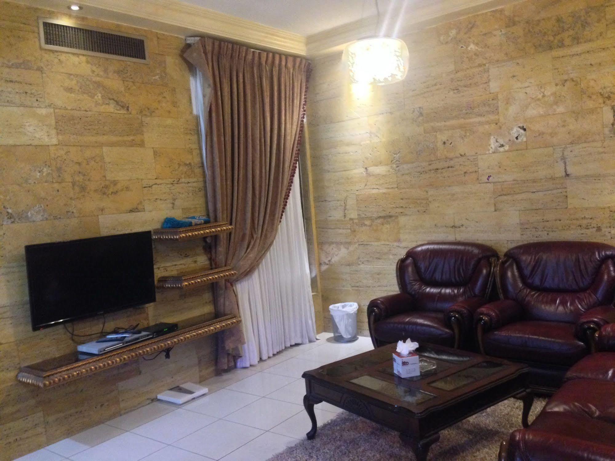Jad Hotel Suites Amman Esterno foto