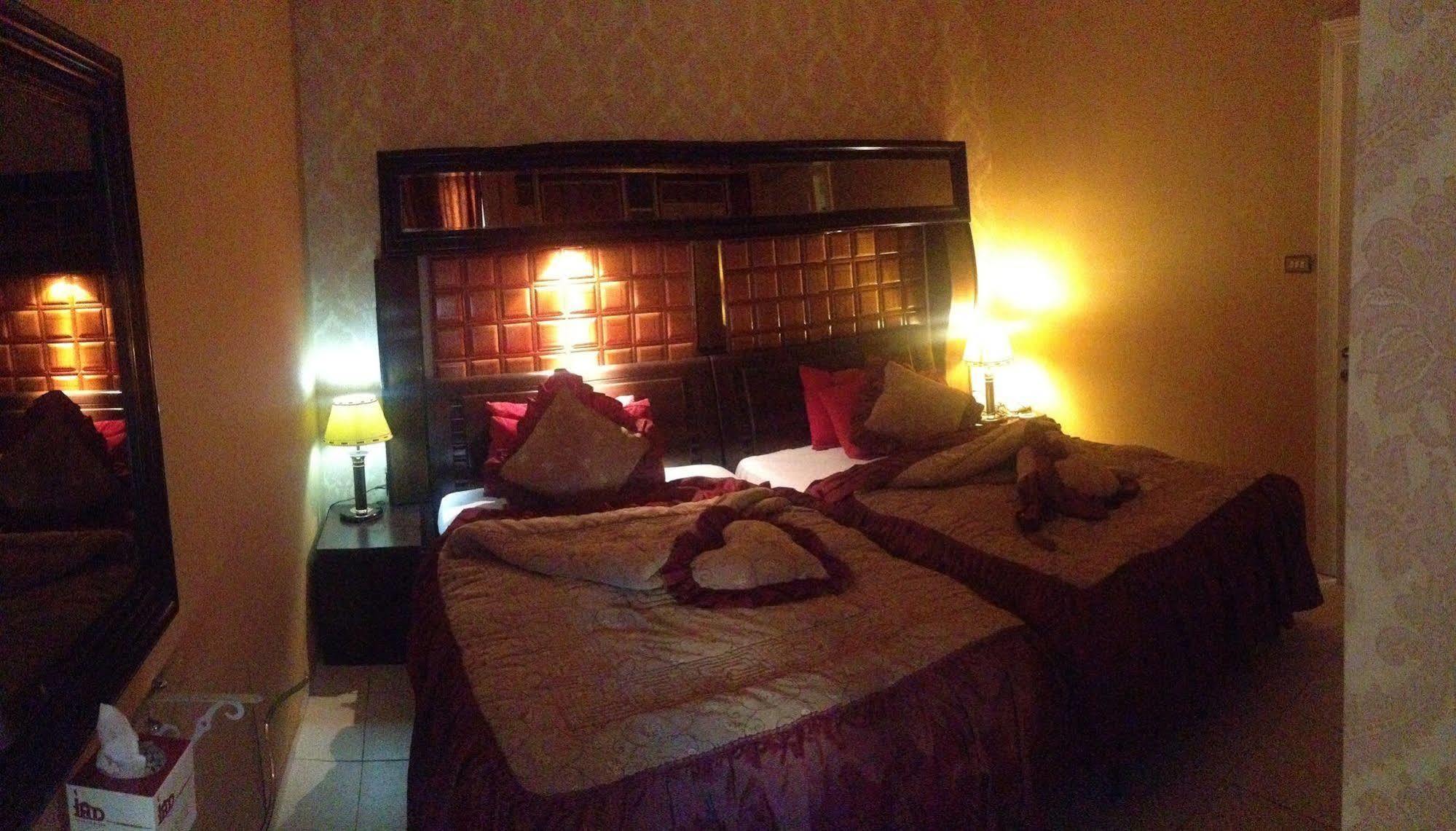Jad Hotel Suites Amman Esterno foto